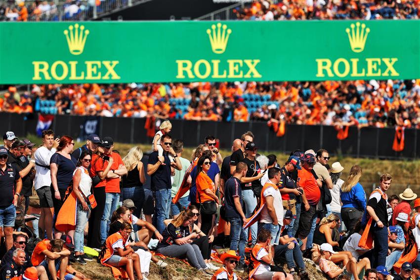 Fans in the grandstand f1